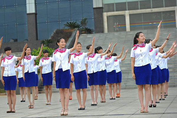 重庆空乘专业学校学费是多少